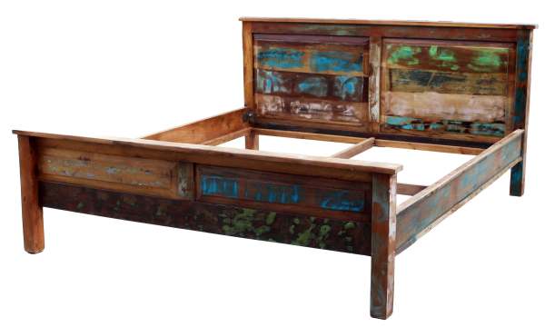 SIT Möbel RIVERBOAT Bett Altholz mit starken Gebrauchsspuren lackiert bunt